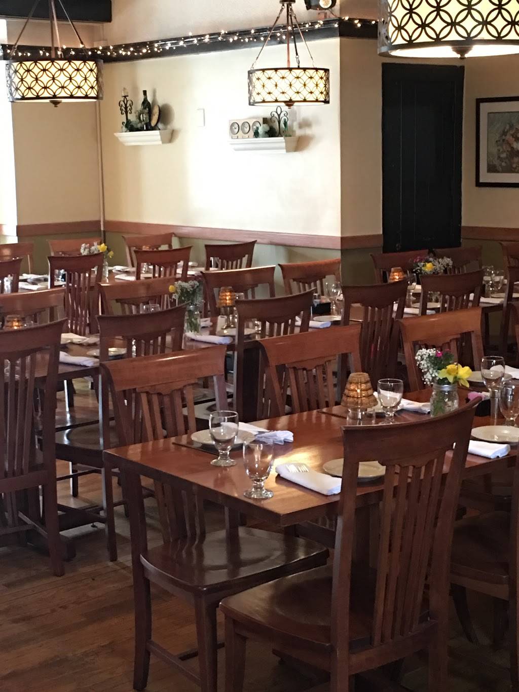 Caseys Restaurant | restaurant | 79 Washington Ave, Rensselaer, NY 12144, USA | 5184633318 OR +1 518-463-3318