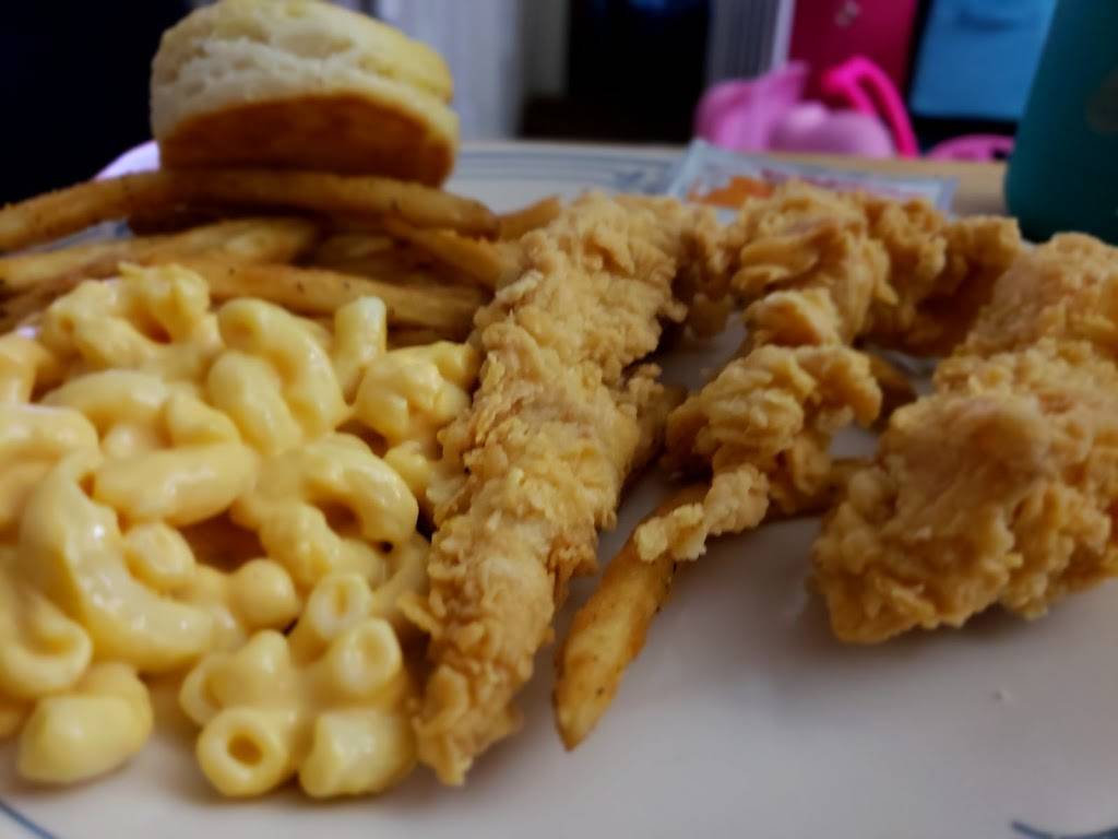 Popeyes Louisiana Kitchen | restaurant | 3004 N Blackstone Ave, Fresno, CA 93703, USA | 5593532890 OR +1 559-353-2890