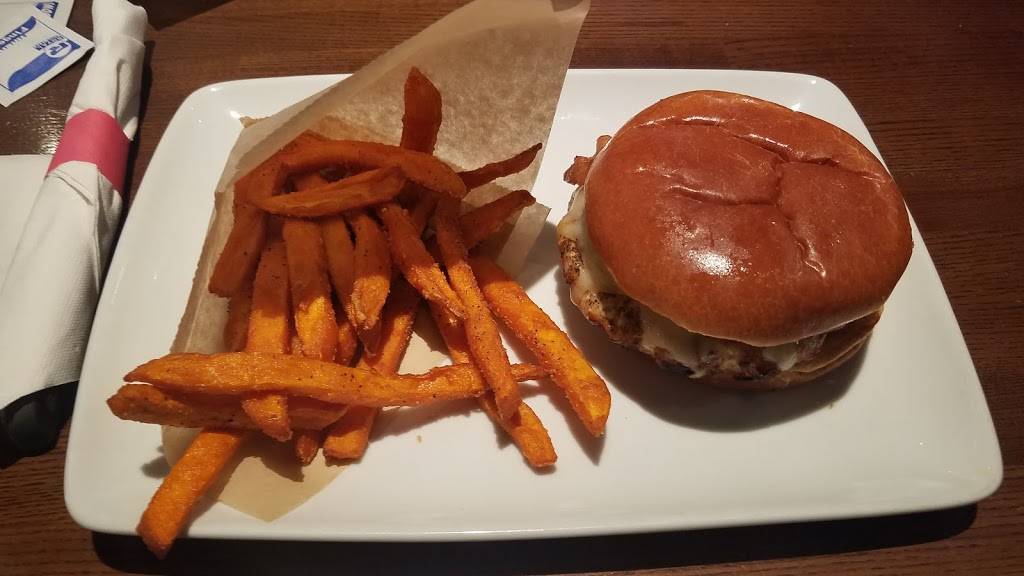 TGI Fridays | restaurant | 1160 Carl D. Silver Parkway, Fredericksburg, VA 22401, USA | 5407853216 OR +1 540-785-3216