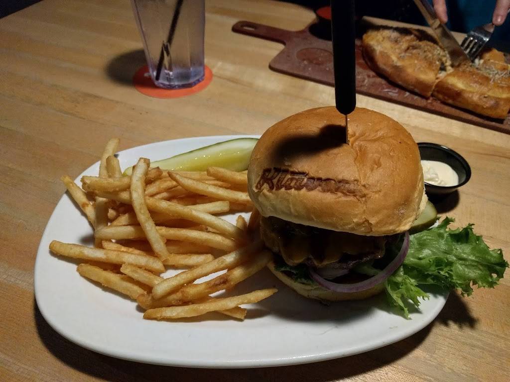 Klavons Pizzeria & Pub | restaurant | 6010 Clinton Rd, Jackson, MI 49201, USA | 5177847000 OR +1 517-784-7000