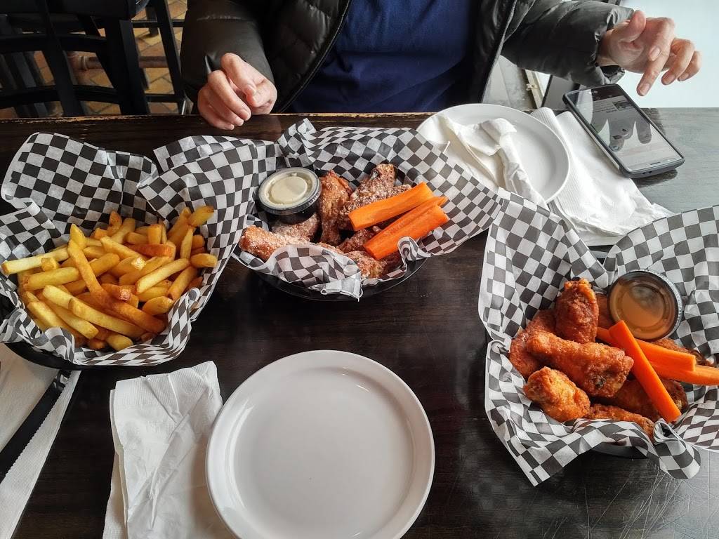 The Crooked Uncle | restaurant | 1180 Simcoe St N, Oshawa, ON L1G 4W8, Canada | 9052406767 OR +1 905-240-6767