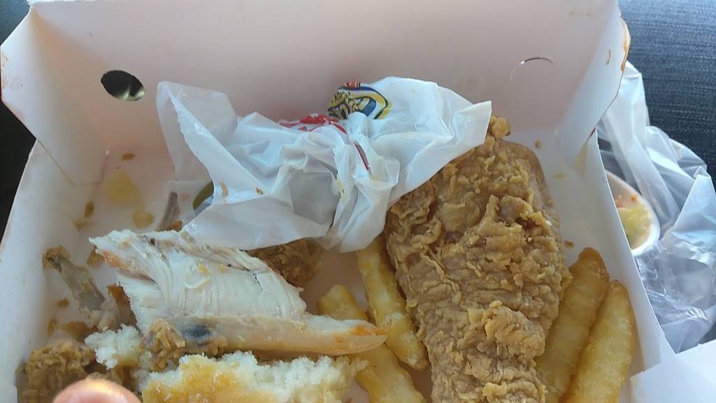 Churchs Chicken | restaurant | 507 N Texas Ave, Bryan, TX 77801, USA | 9798225216 OR +1 979-822-5216