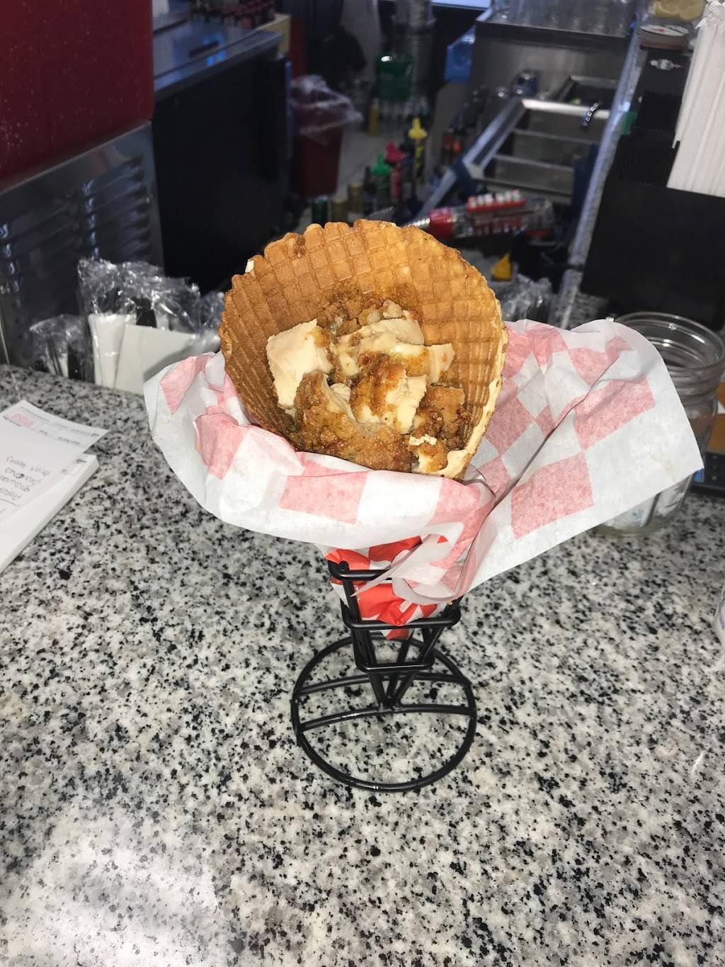 Backyard Barbeque | restaurant | 300 Woodcleft Ave, Freeport, NY 11520, USA | 5167714227 OR +1 516-771-4227