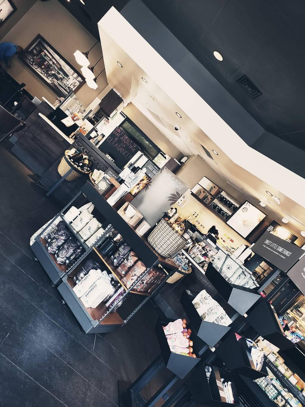 Starbucks | cafe | 2570 S Vineyard Ave, Ontario, CA 91761, USA | 9099476650 OR +1 909-947-6650