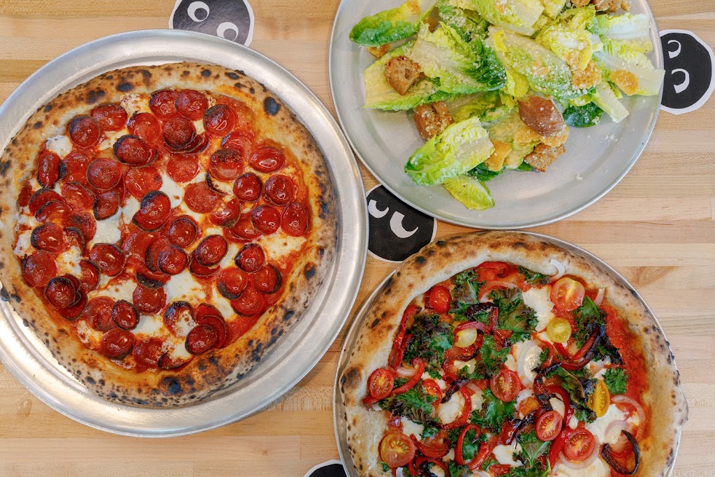 Side Eye Pie | restaurant | 3901 Promontory Point Dr, Austin, TX 78744, USA | 7372705794 OR +1 737-270-5794