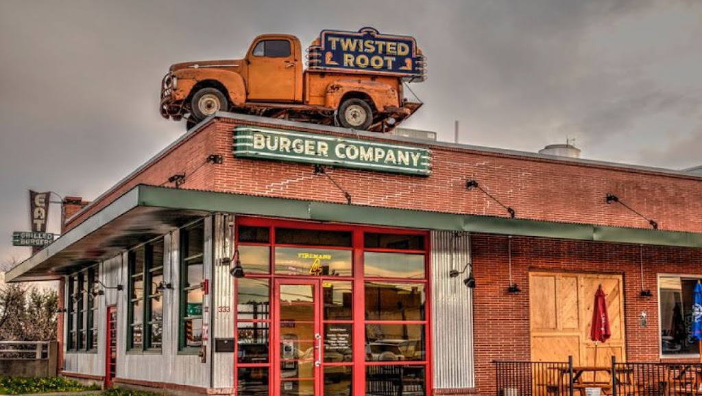 Twisted Root Burger Co. | restaurant | 333 S Chadbourne St, San Angelo, TX 75063, USA | 3256537668 OR +1 325-653-7668