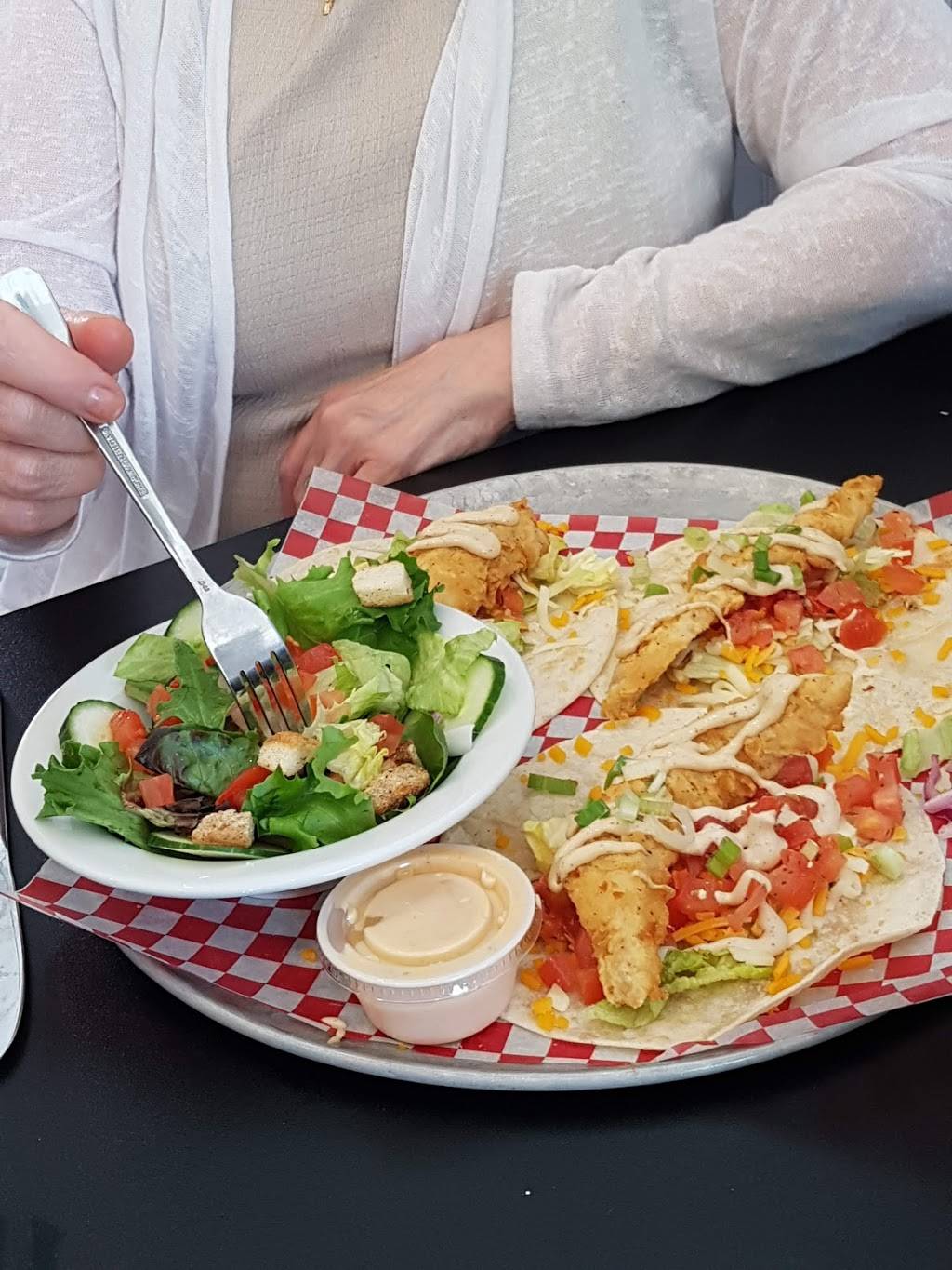 Beach House Grill | restaurant | 70 Park St, Kingsville, ON N9Y 0A2, Canada | 5197129335 OR +1 519-712-9335