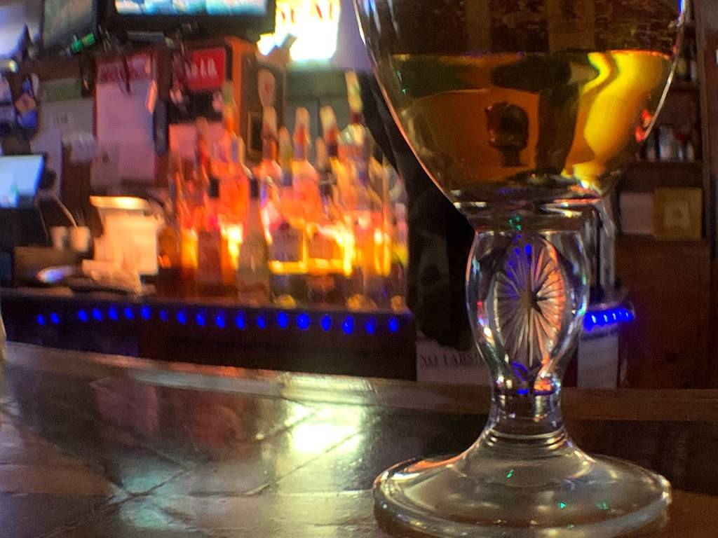 Dead End Bar and Grill | restaurant | 98 Northwest Hwy, Fox River Grove, IL 60021, USA | 8476392535 OR +1 847-639-2535