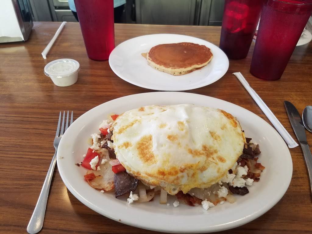 Montys Grill | restaurant | 28300 Woodward Ave, Royal Oak, MI 48067, USA | 2485474151 OR +1 248-547-4151