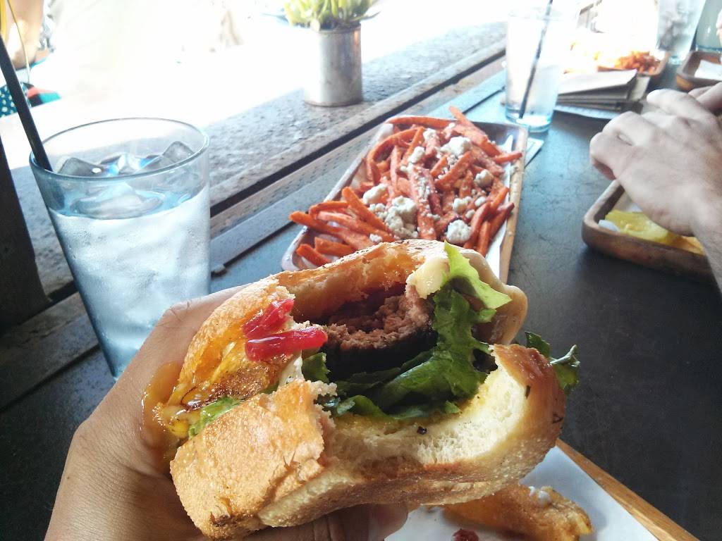 Bare Back Grill | restaurant | 4640 Mission Blvd, San Diego, CA 92109, USA | 8582747117 OR +1 858-274-7117