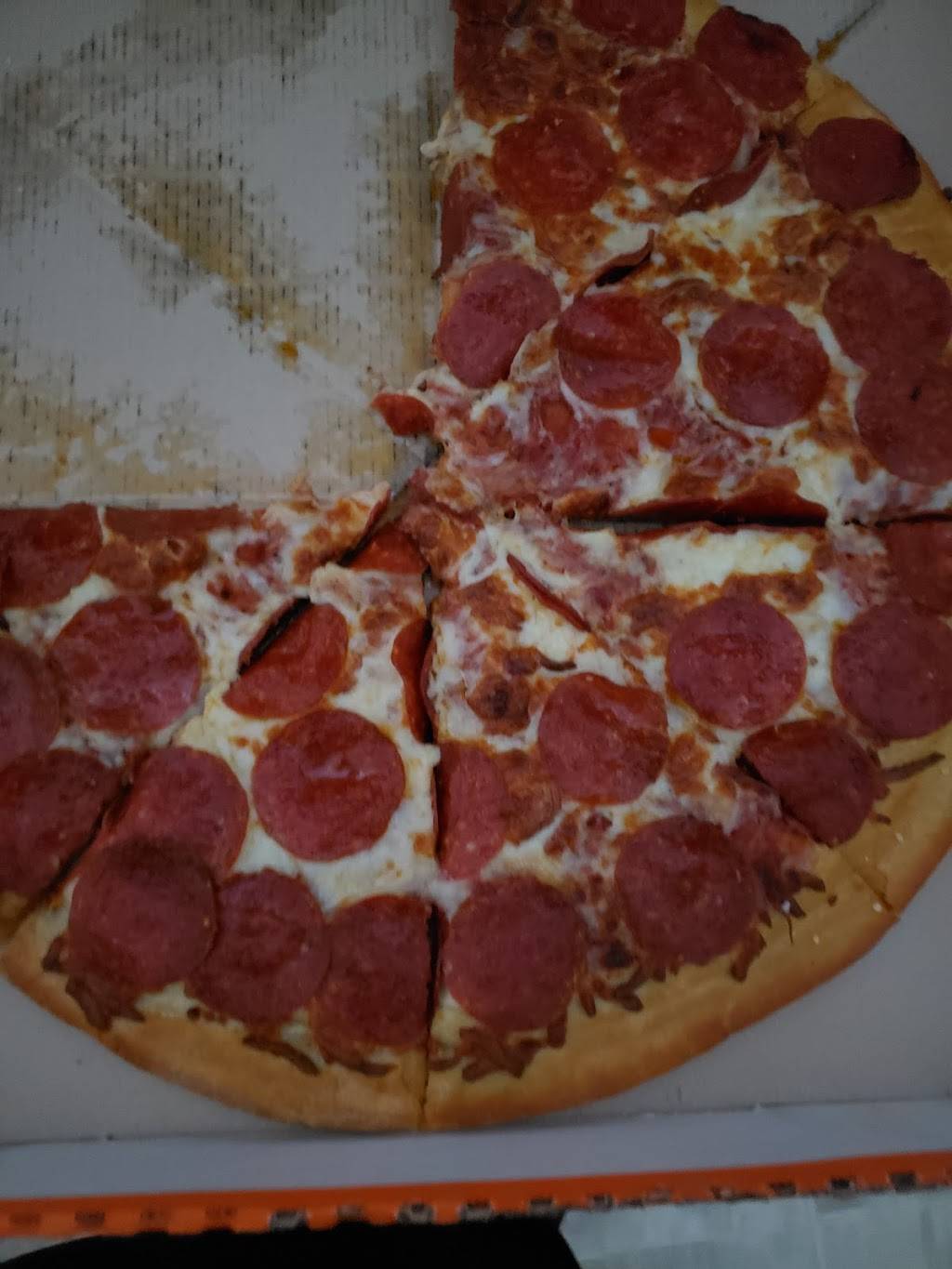 Little Caesars Pizza | meal takeaway | 30820 Southfield Rd, Southfield, MI 48076, USA | 2486446822 OR +1 248-644-6822
