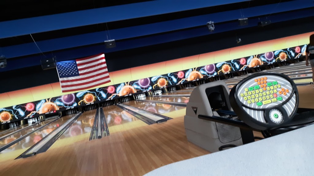 Gold Cup Bowling WR | restaurant | 1041 Russell Pkwy, Warner Robins, GA 31088, USA | 4789223054 OR +1 478-922-3054
