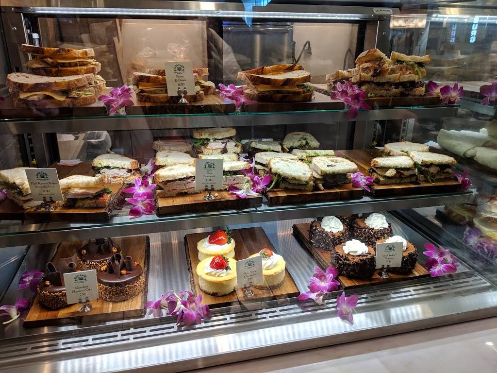 Urth Caffe & Bar LAX | cafe | 100 World Way, Los Angeles, CA 90045, USA | 2132353554 OR +1 213-235-3554