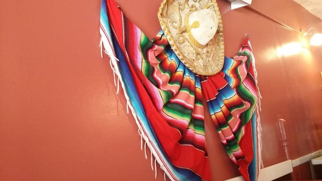 El Sol | restaurant | 509 4th Ave, Rochelle, IL 61068, USA | 8155621851 OR +1 815-562-1851