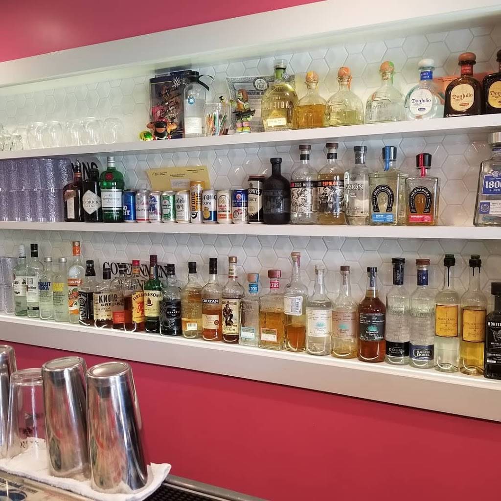 Little Lucharitos | restaurant | 487 Main Rd, Riverhead, NY 11901, USA | 6317793681 OR +1 631-779-3681