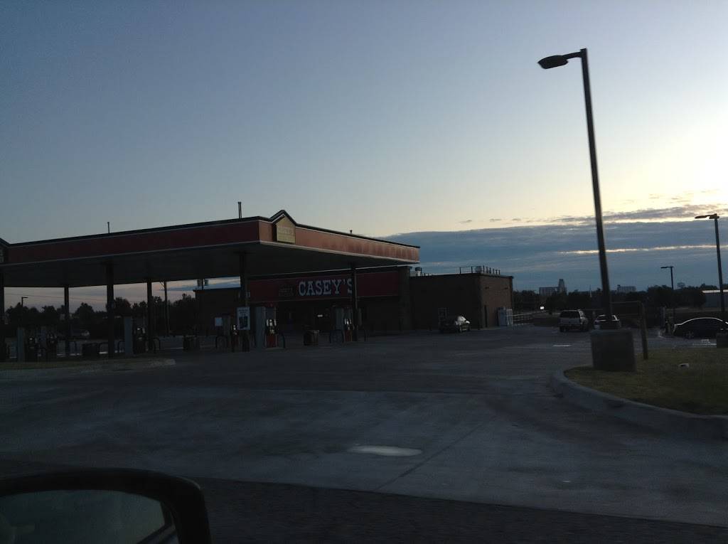 Caseys | restaurant | 1001 S Country Club Rd, El Reno, OK 73036, USA | 4052621718 OR +1 405-262-1718