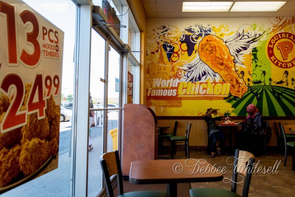 Popeyes | restaurant | 2261 Islington Ave, Etobicoke, ON M9W 3W7, Canada | 4167490500 OR +1 416-749-0500