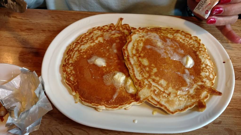 Early Bird Restaurant | restaurant | 101 S Main St, Leland, MI 49654, USA | 2312569656 OR +1 231-256-9656