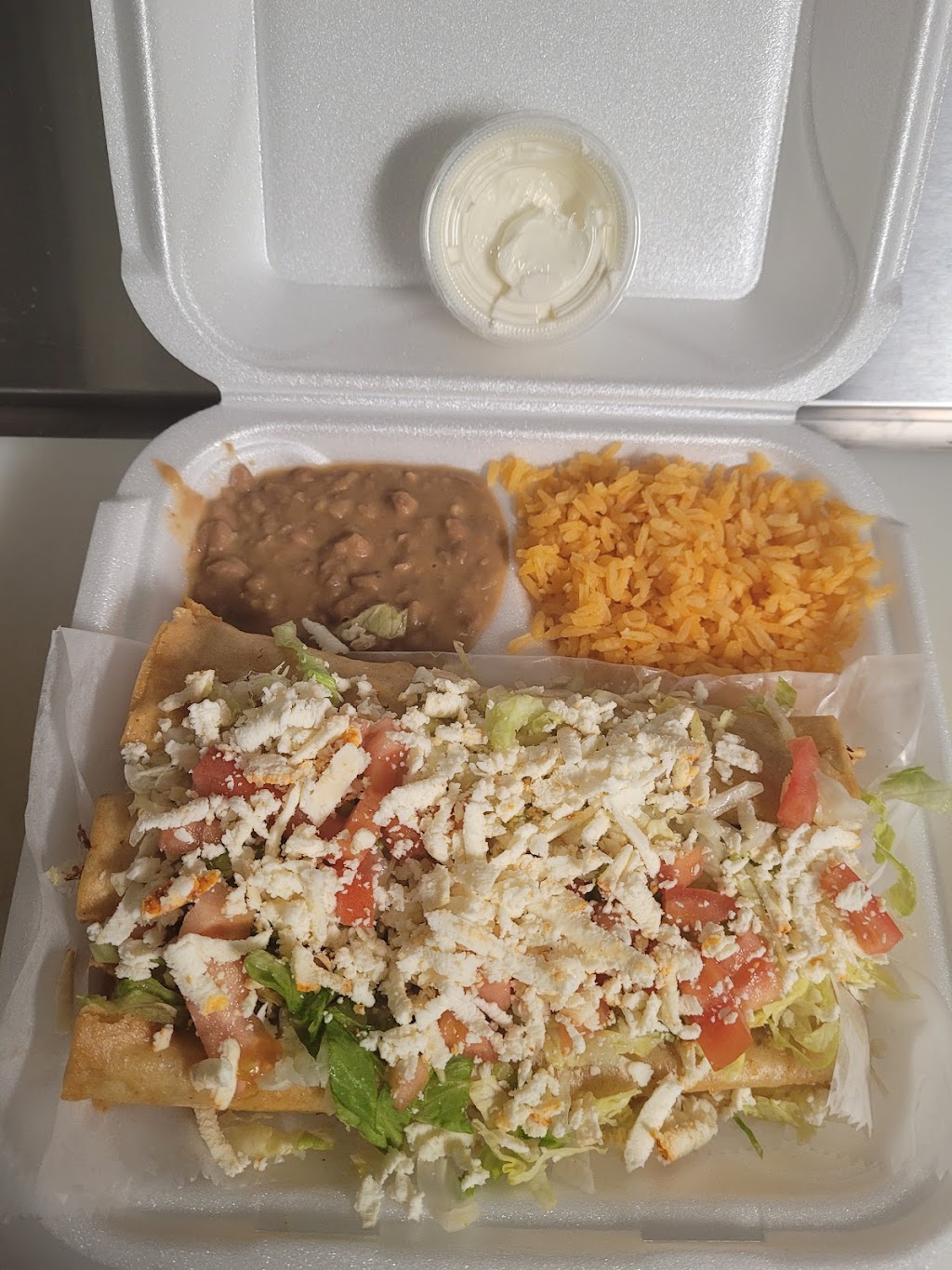 Taqueria Y Chimichangas Ashley | restaurant | 5330 W Lincoln Ave, West Allis, WI 53219, USA | 4145224472 OR +1 414-522-4472