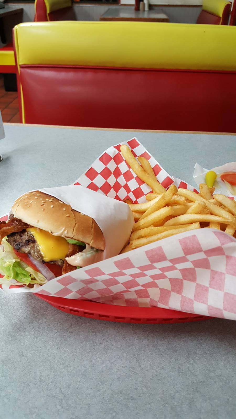 Angelos Burgers | restaurant | brookhurst Shopping Center,, Brookhurst Shopping Center,, 2235 W Ball Rd, Anaheim, CA 92804, USA | 7147745508 OR +1 714-774-5508