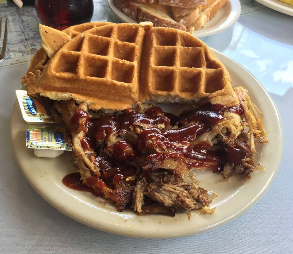 Blackerbys Hangar 5 Restaurant and First Class Catering | restaurant | 4770 Ray Boll Blvd Ste 3, Columbus, IN 47203, USA | 8123784010 OR +1 812-378-4010