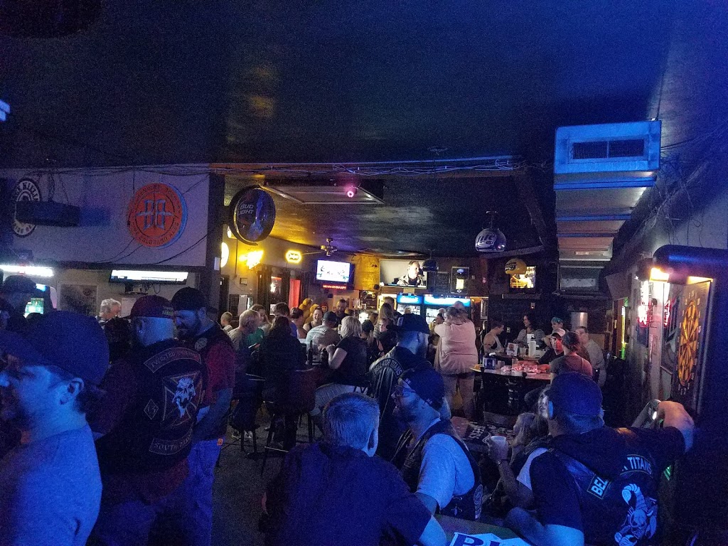 Critters & Roskens Dakota Pizzas | restaurant | 200 E Main St, Crooks, SD 57020, USA | 6055435425 OR +1 605-543-5425