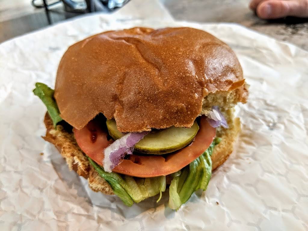 Built Custom Burgers | restaurant | Level 3, Terminal 1, Mississauga, ON L4W 2P7, Canada | 4167762477 OR +1 416-776-2477