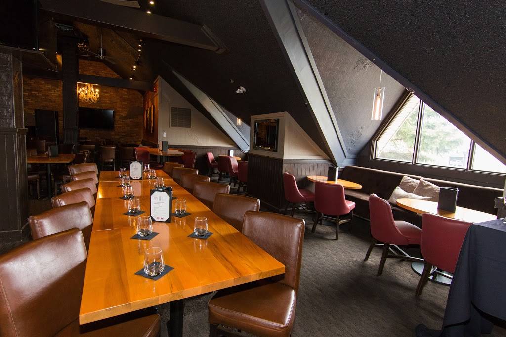 Erin Mills Pump & Patio | restaurant | 1900 Dundas St W, Mississauga, ON L5K 1P9, Canada | 9059167867 OR +1 905-916-7867