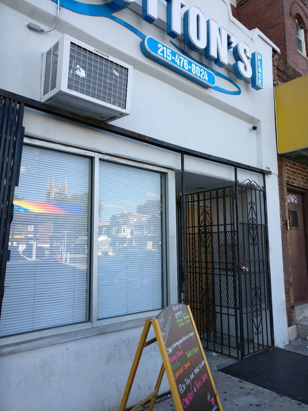 Cottons Place | restaurant | 310 S 52nd St, Philadelphia, PA 19143, USA | 2154768024 OR +1 215-476-8024