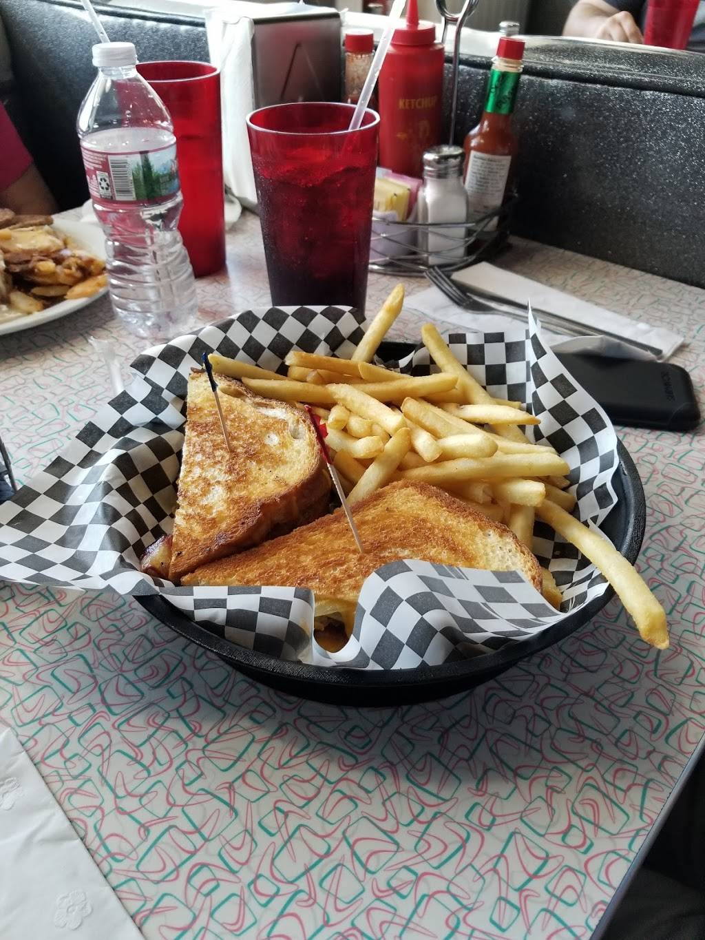 Millies Restaurant & Bakery | restaurant | 2597 Sycamore Dr, Simi Valley, CA 93065, USA | 8055839836 OR +1 805-583-9836