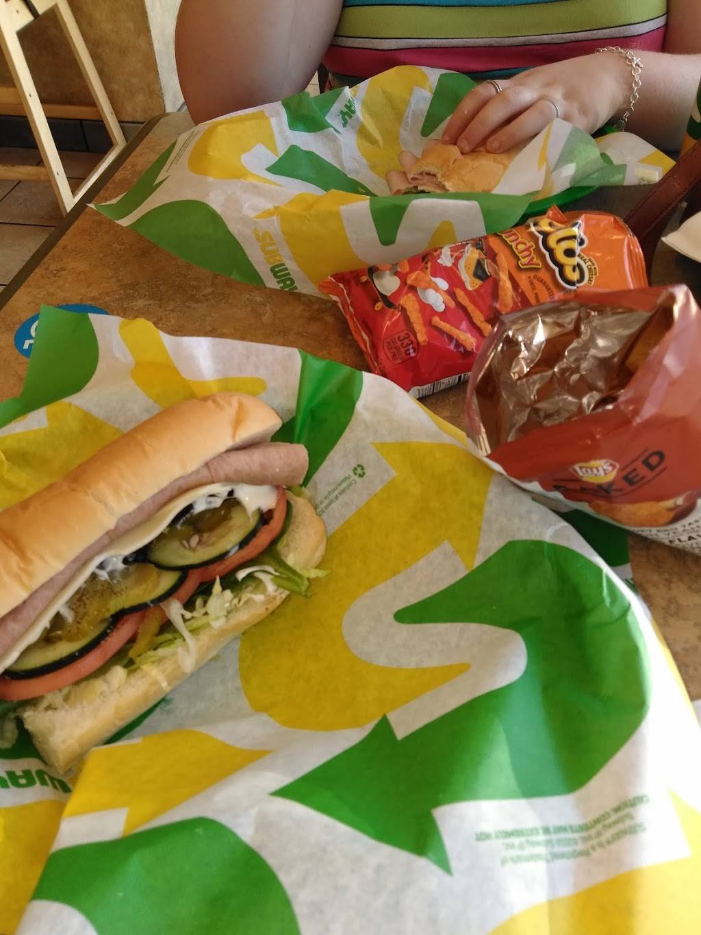 Subway Restaurants | restaurant | 2414 Babcock Rd, San Antonio, TX 78229, USA | 2106157740 OR +1 210-615-7740