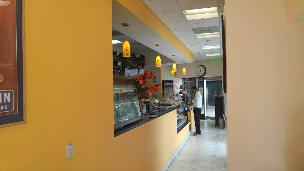 Cafe Valentino‎ | meal delivery | 3601 W Olive Ave, Burbank, CA 91505, USA | 8188434378 OR +1 818-843-4378