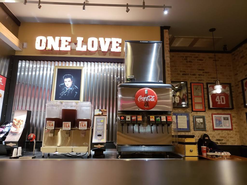 Raising Canes Chicken Fingers | meal takeaway | 5326 S Rice Ave, Houston, TX 77081, USA | 7136677532 OR +1 713-667-7532