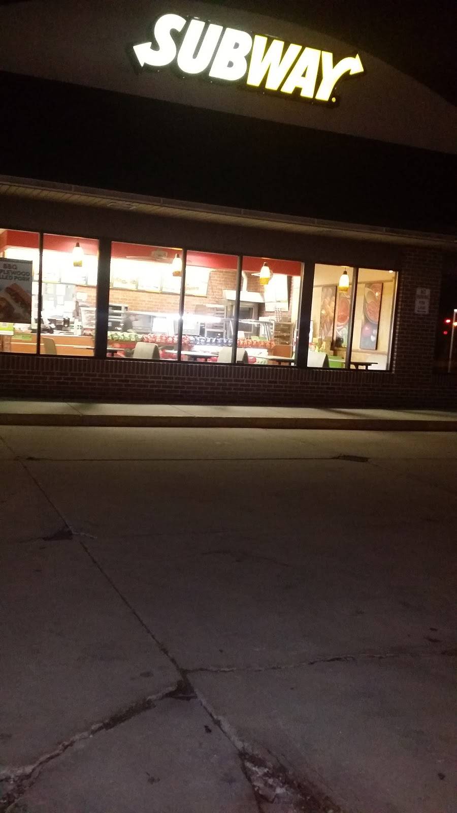 Subway Restaurants | restaurant | 1237 Ansborough Ave, Waterloo, IA 50701, USA | 3192337806 OR +1 319-233-7806