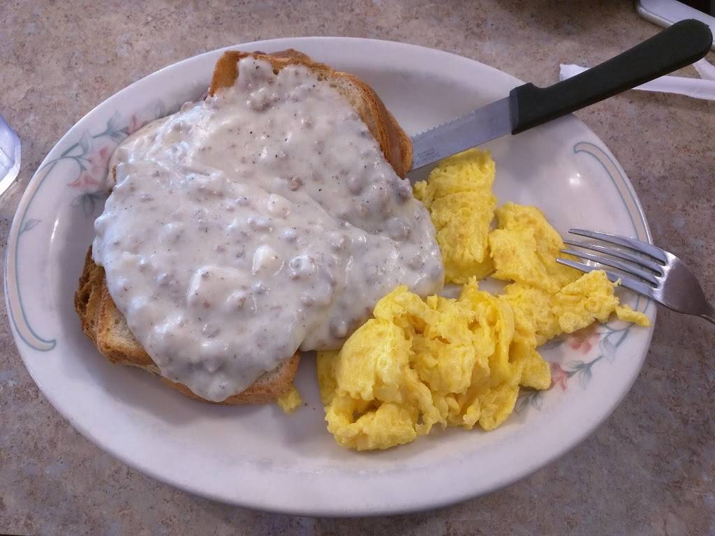 Charlies Family Restaurant | restaurant | 210 N Ivy St, Escondido, CA 92025, USA | 7607381545 OR +1 760-738-1545