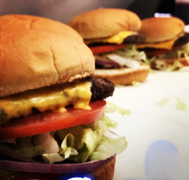 Wimpys Hamburgers | restaurant | 495 E Tulare St, Dinuba, CA 93618, USA | 5593155732 OR +1 559-315-5732