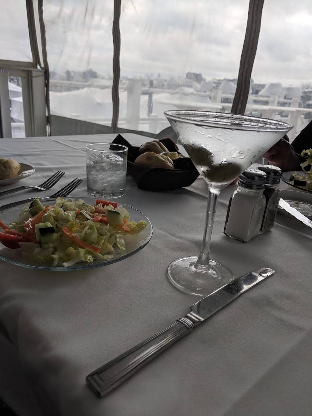 The Docs Place | restaurant | 646 Bay Ave, Somers Point, NJ 08244, USA | 6099260404 OR +1 609-926-0404