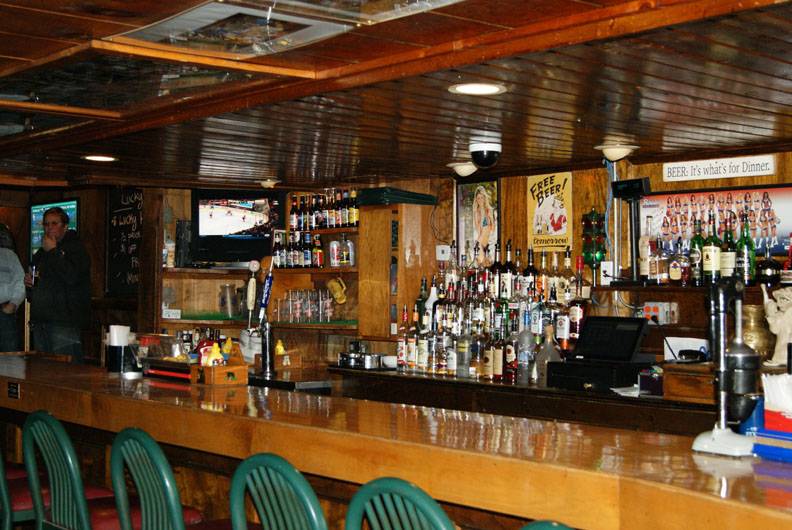 Lucky Dog Tavern & Grill | restaurant | 53 South Main St, Plymouth, NH 03264, USA | 6035362260 OR +1 603-536-2260