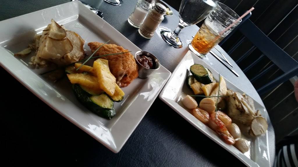 Rum Runners Speakeasy | restaurant | 167 King St, Sombra, ON N0P 2H0, Canada | 5198923651 OR +1 519-892-3651