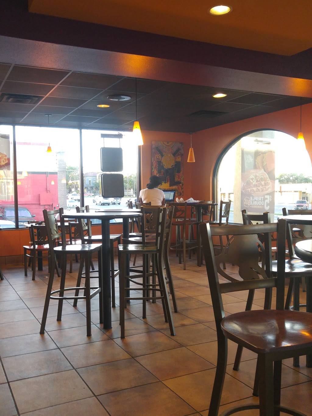 Taco Bell | meal takeaway | 201 E Oltorf St, Austin, TX 78704, USA | 5124425395 OR +1 512-442-5395