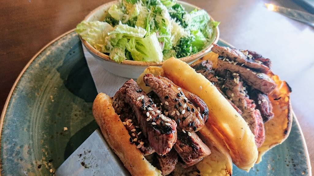 Milestones | restaurant | 150 Park Pl Blvd, Barrie, ON L4N 6N5, Canada | 7057227667 OR +1 705-722-7667