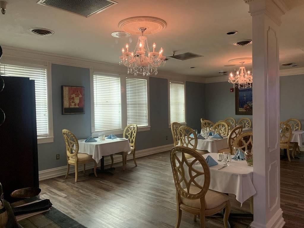 Beatrice at The Glover Restaurant | restaurant | 524 Gunter Ave, Guntersville, AL 35976, USA | 2564862351 OR +1 256-486-2351