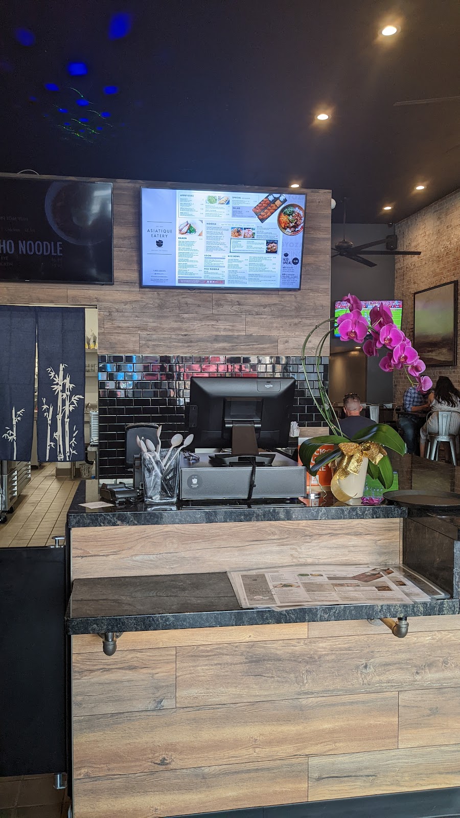 Asiatique | restaurant | 546 E Main St, Ventura, CA 93001, USA | 8056283292 OR +1 805-628-3292