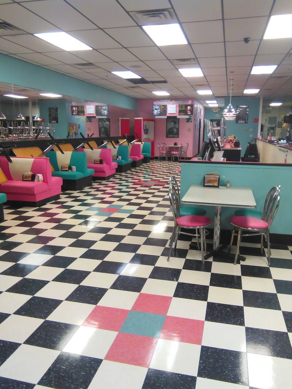 Hwy 55 Burgers Shakes & Fries | restaurant | 103 Tanglewood Pkwy, Elizabeth City, NC 27909, USA | 2523331010 OR +1 252-333-1010