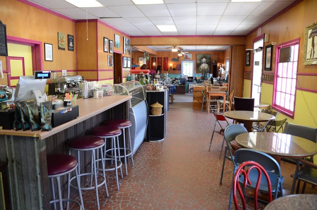 That Cool Place | cafe | 15575 US-79, Buchanan, TN 38222, USA | 7319244114 OR +1 731-924-4114