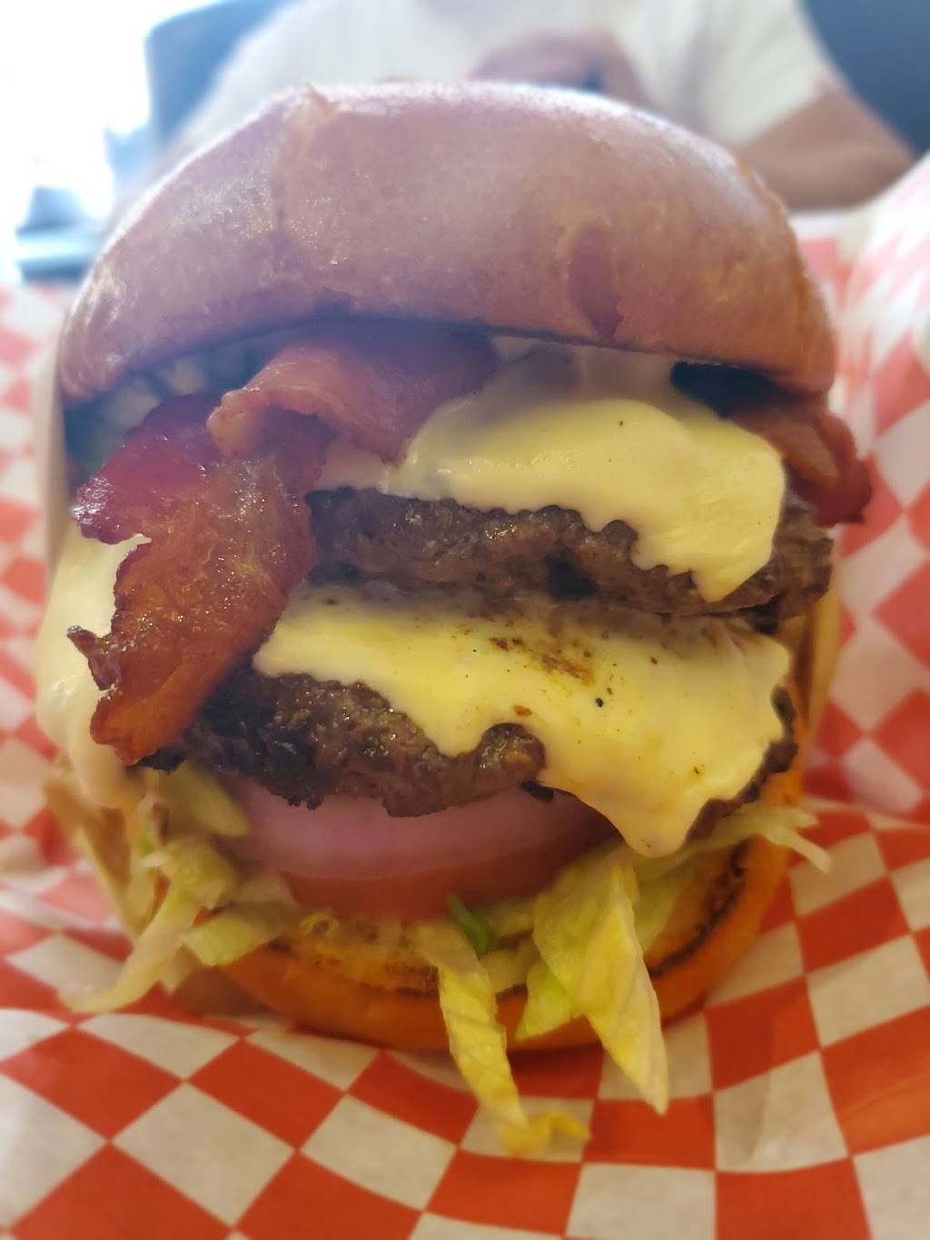 Take 3 Burgers | restaurant | 1230 Fulton St, Fresno, CA 93721, USA | 5599992754 OR +1 559-999-2754
