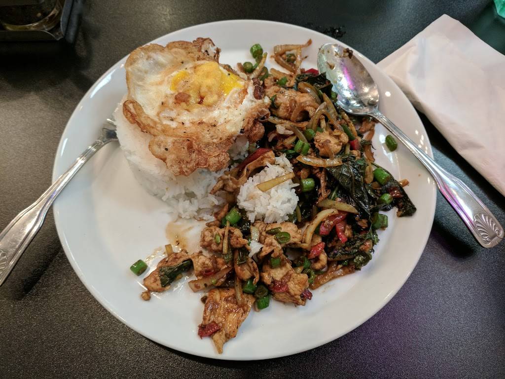 Kao Sarn Thai Street Food | restaurant | 6795 Wilson Blvd #12, Falls Church, VA 22044, USA | 7039927440 OR +1 703-992-7440