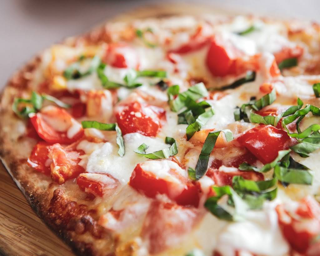 Assaggi Bistro | restaurant | 330 W Nine Mile Rd, Ferndale, MI 48220, USA | 2485843499 OR +1 248-584-3499