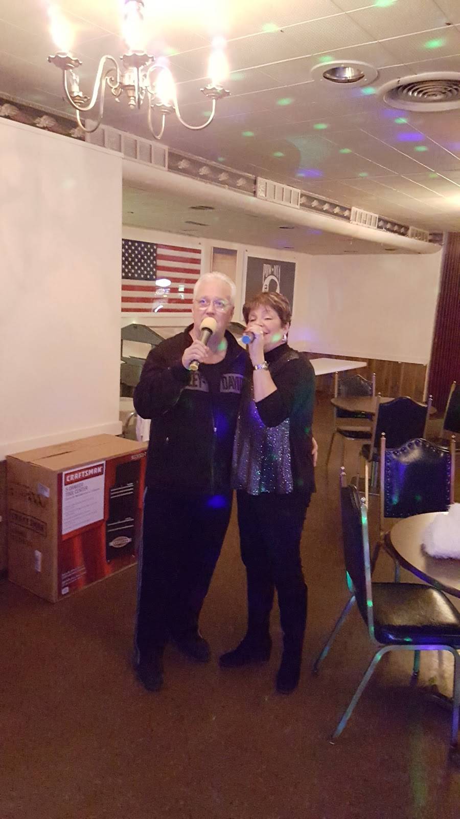 Elks Lodge #623 | restaurant | 720 6th St, Charleston, IL 61920, USA | 2173452646 OR +1 217-345-2646