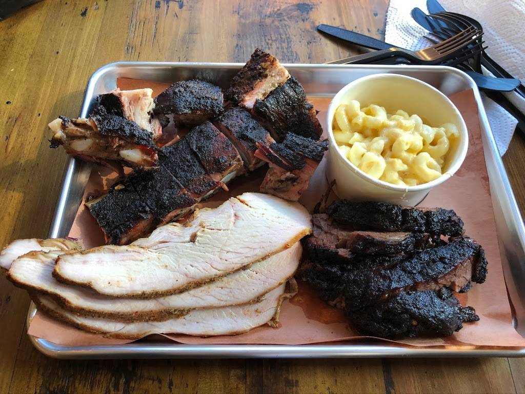 Hudson Smokehouse | restaurant | 37 Bruckner Blvd, The Bronx, NY 10454, USA | 7188727742 OR +1 718-872-7742